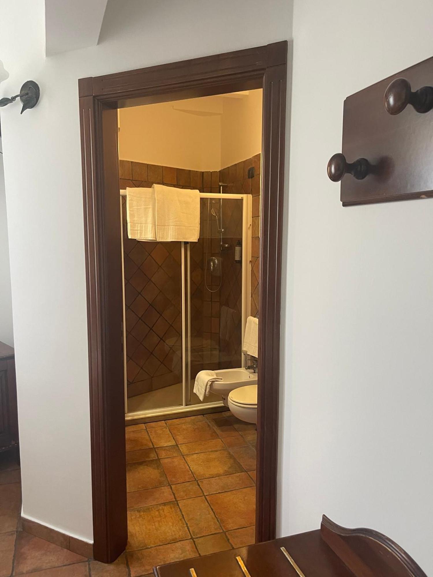 Hotel Capomulini 3 Stelle 아치레알레 외부 사진