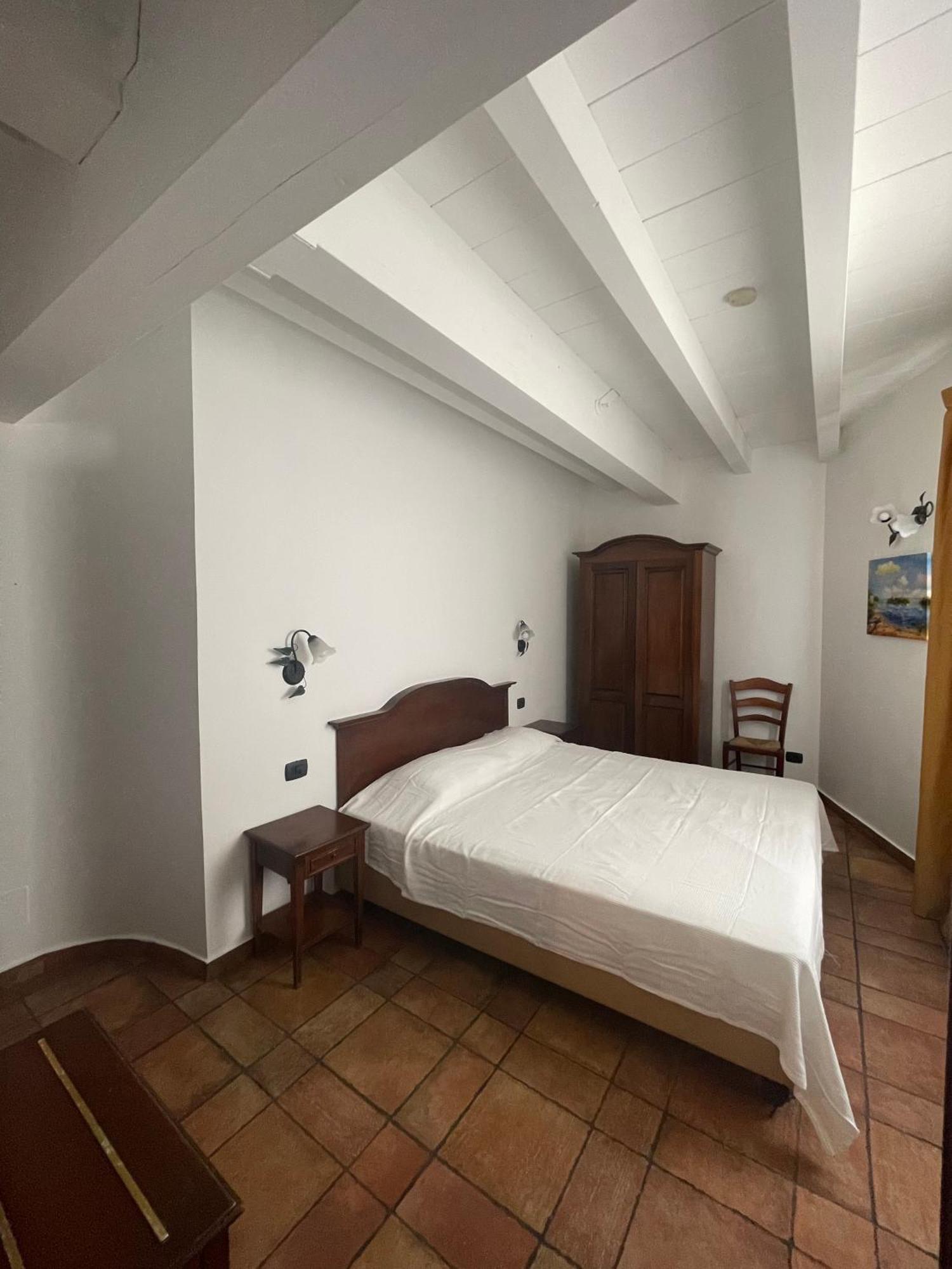 Hotel Capomulini 3 Stelle 아치레알레 외부 사진
