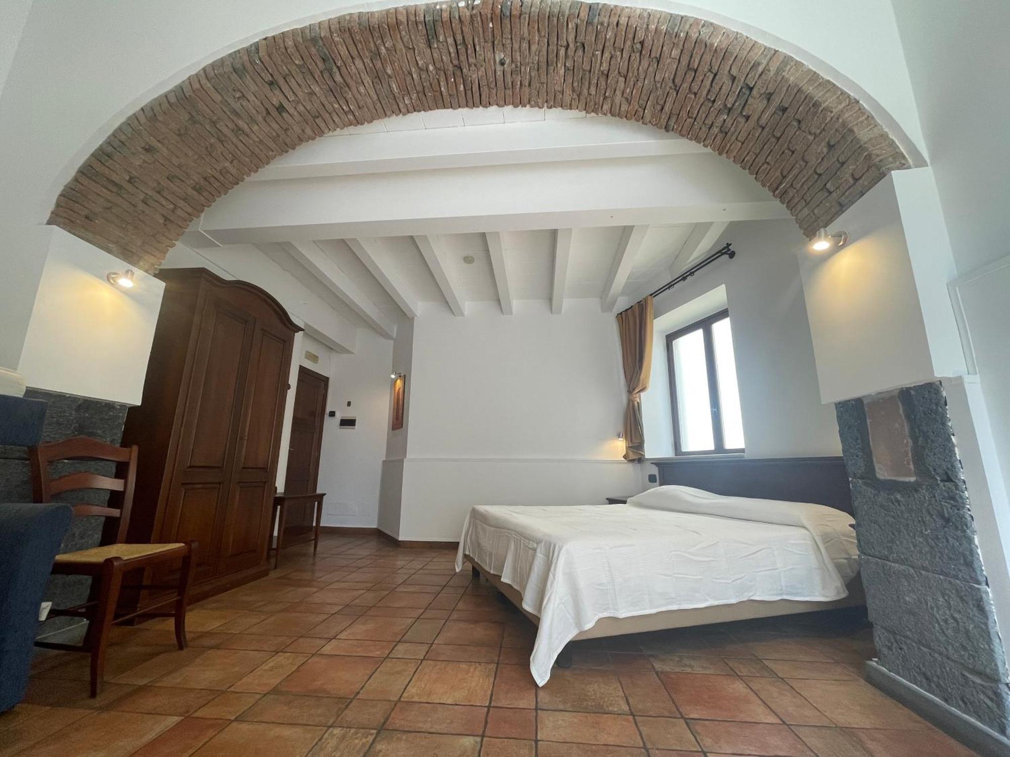 Hotel Capomulini 3 Stelle 아치레알레 외부 사진
