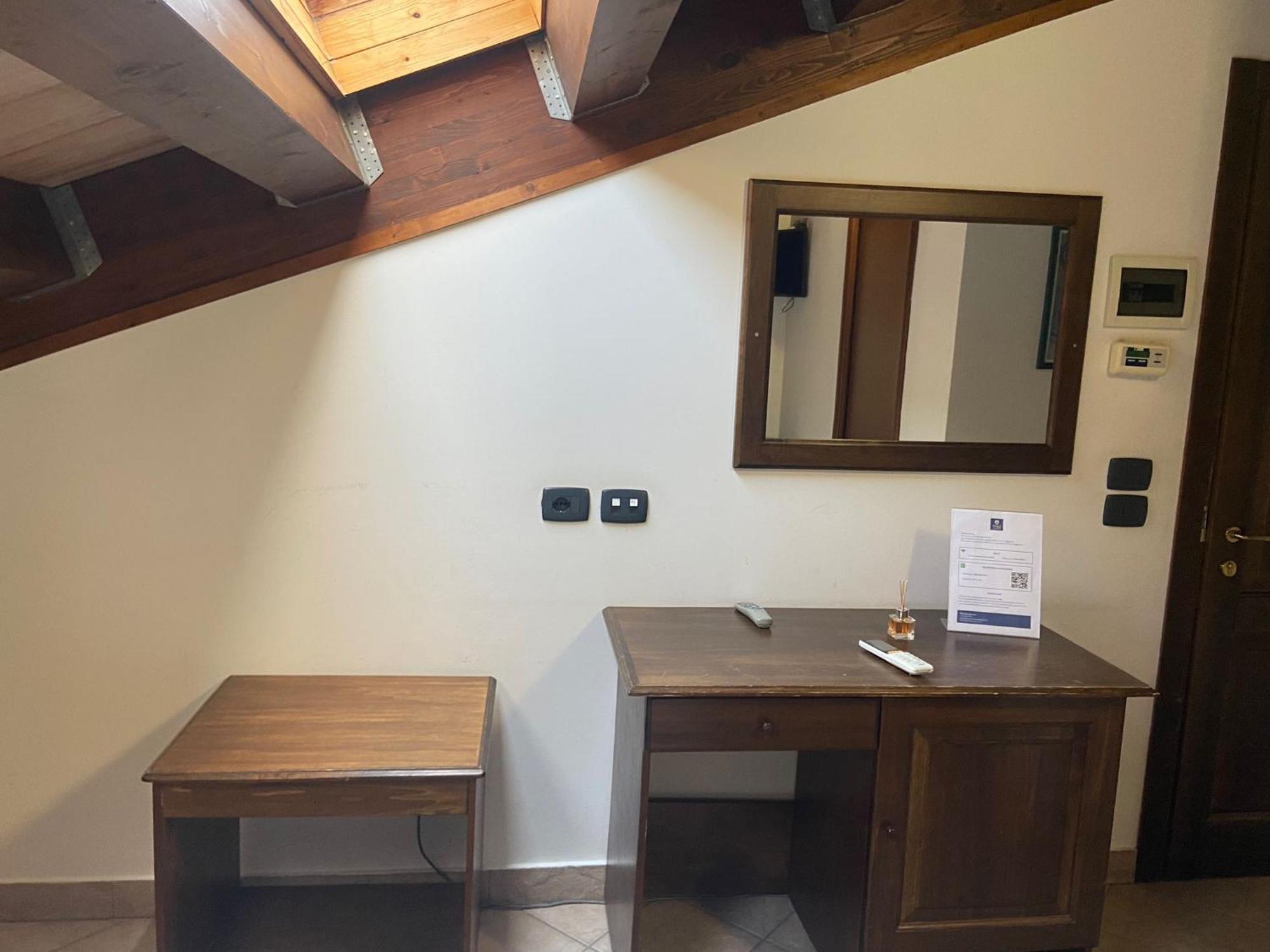 Hotel Capomulini 3 Stelle 아치레알레 외부 사진